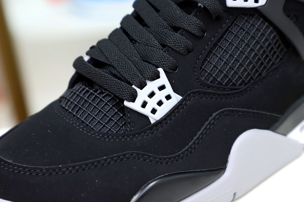 Air Jordan 4 Retro Bred