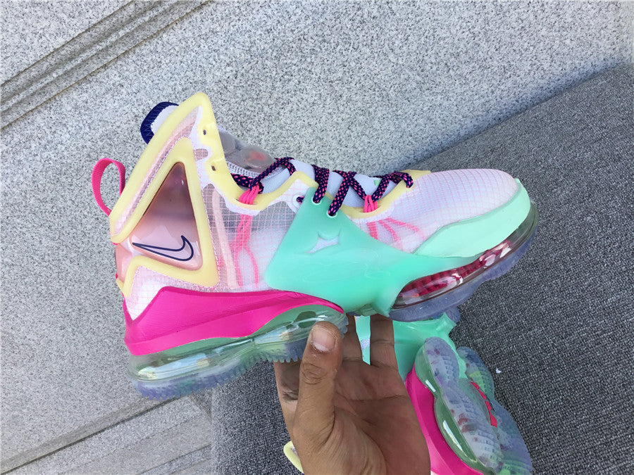 Nike LeBron 19 Valentines Day (UA)