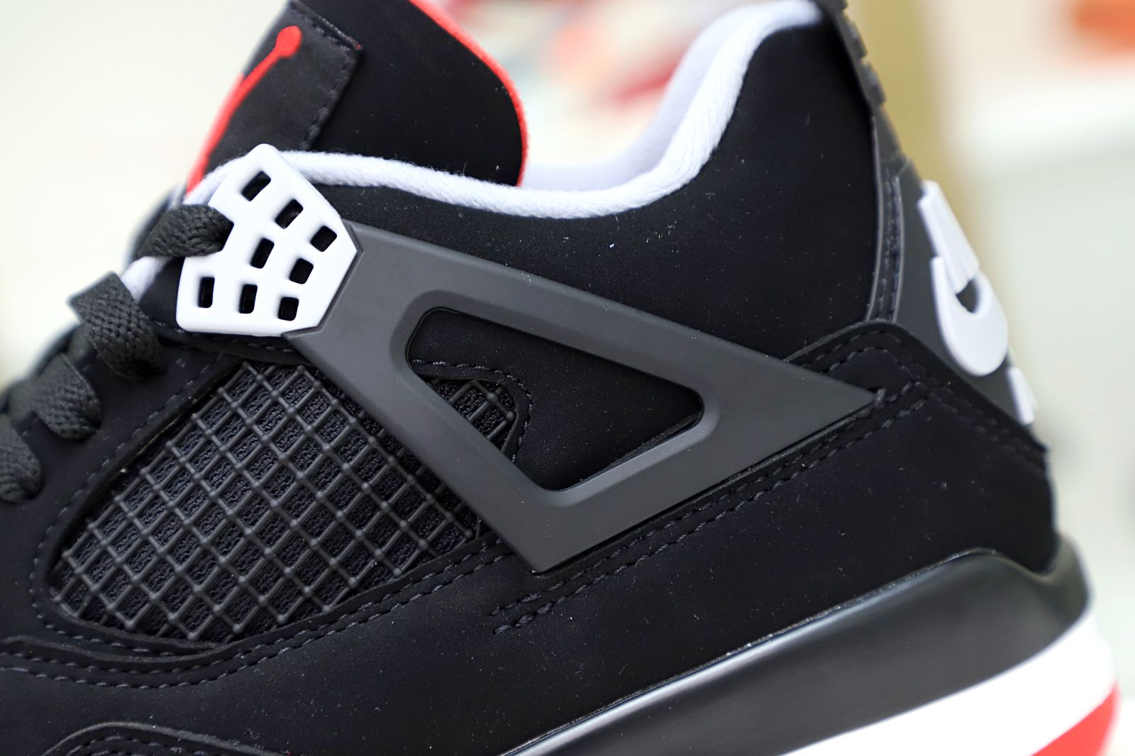 Air Jordan 4 Retro Bred
