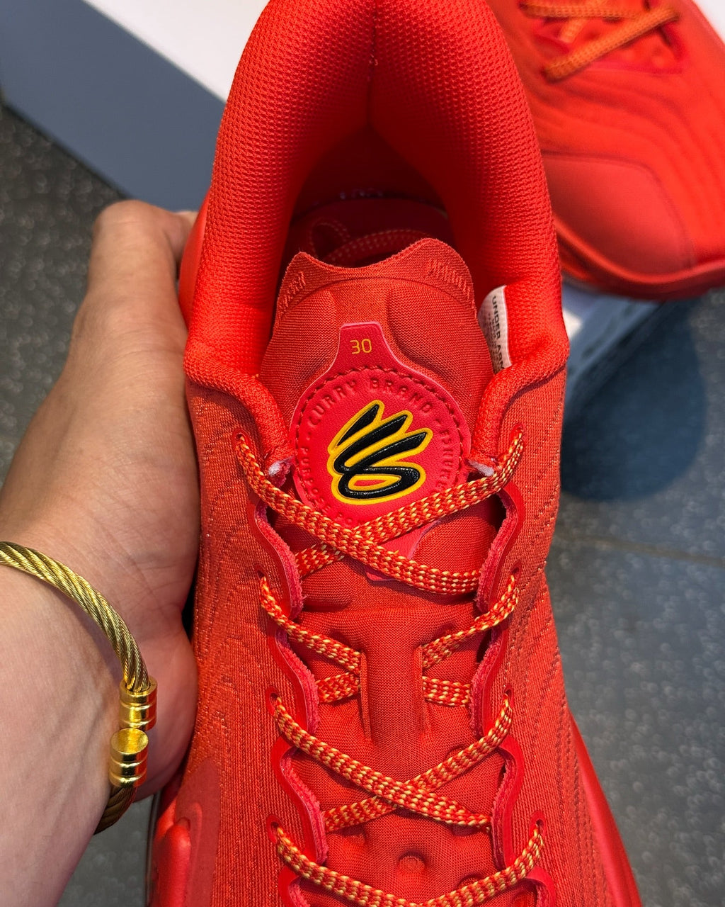 Curry 12 Supernova 🩸 (UA)