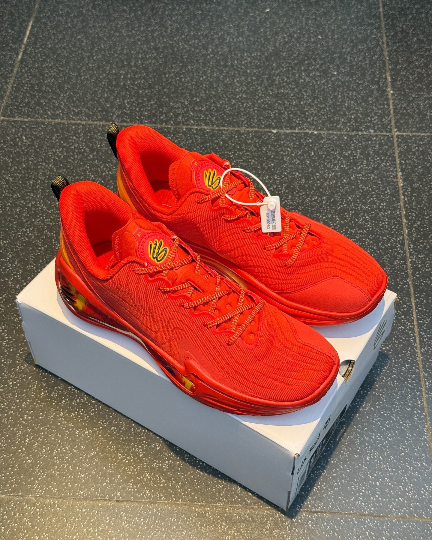 Curry 12 Supernova 🩸 (UA)