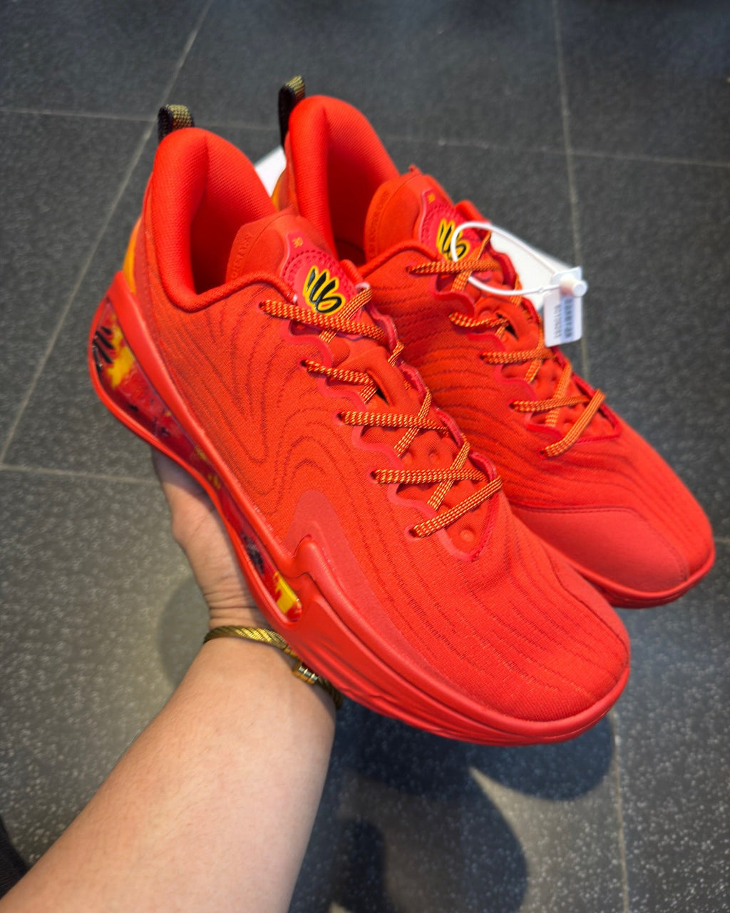 Curry 12 Supernova 🩸 (UA)