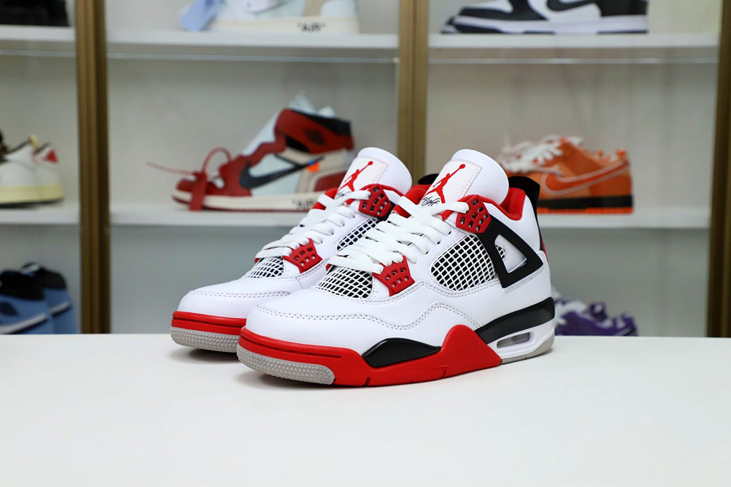 Air Jordan 4 Retro Fire Red  (2012)
