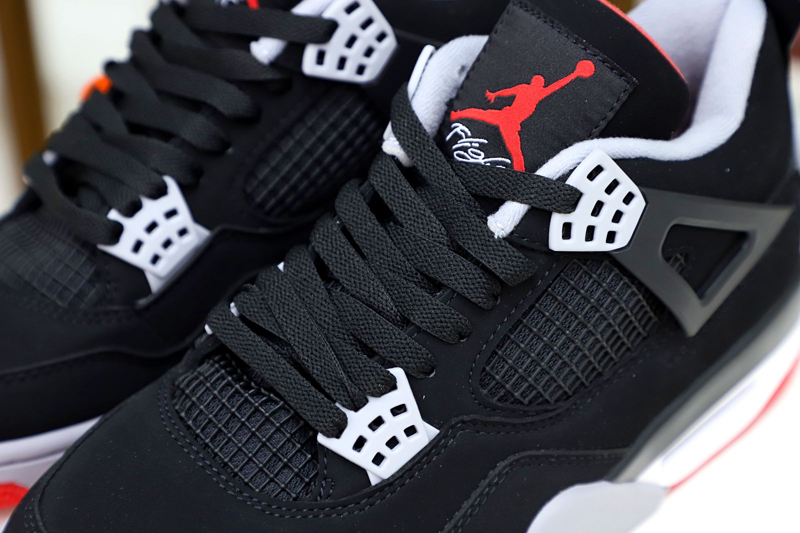 Air Jordan 4 Retro Bred