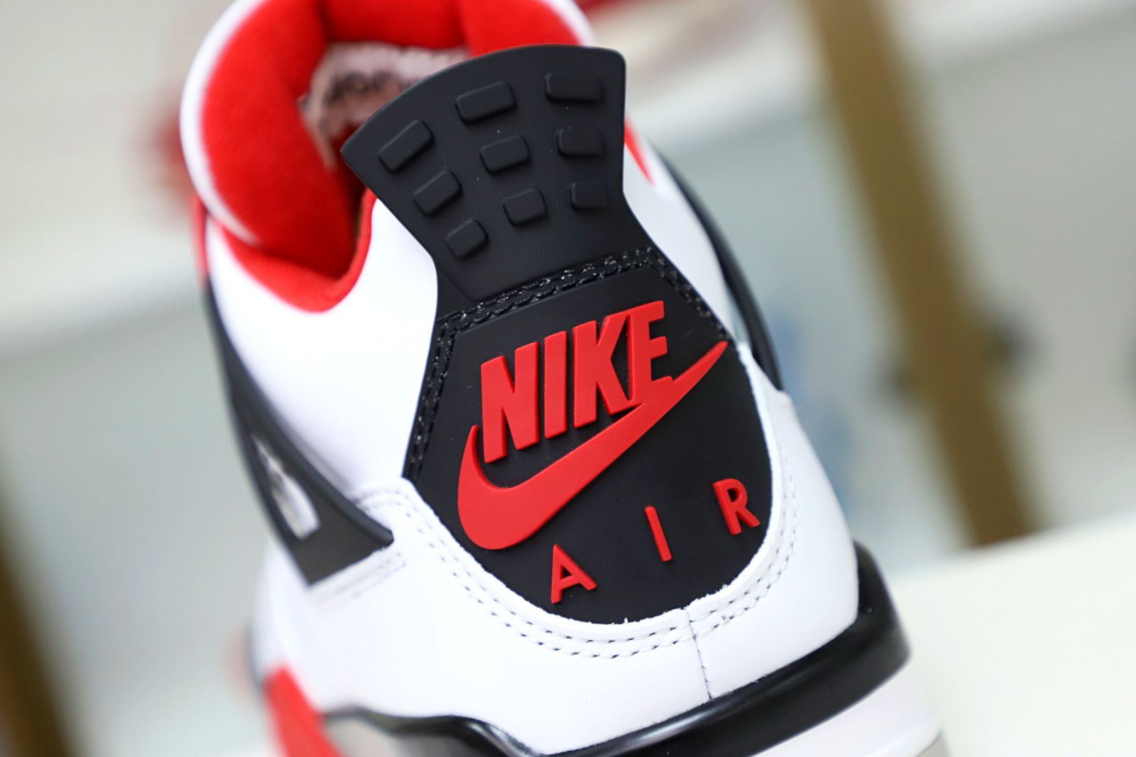 Air Jordan 4 Retro Fire Red  (2012)