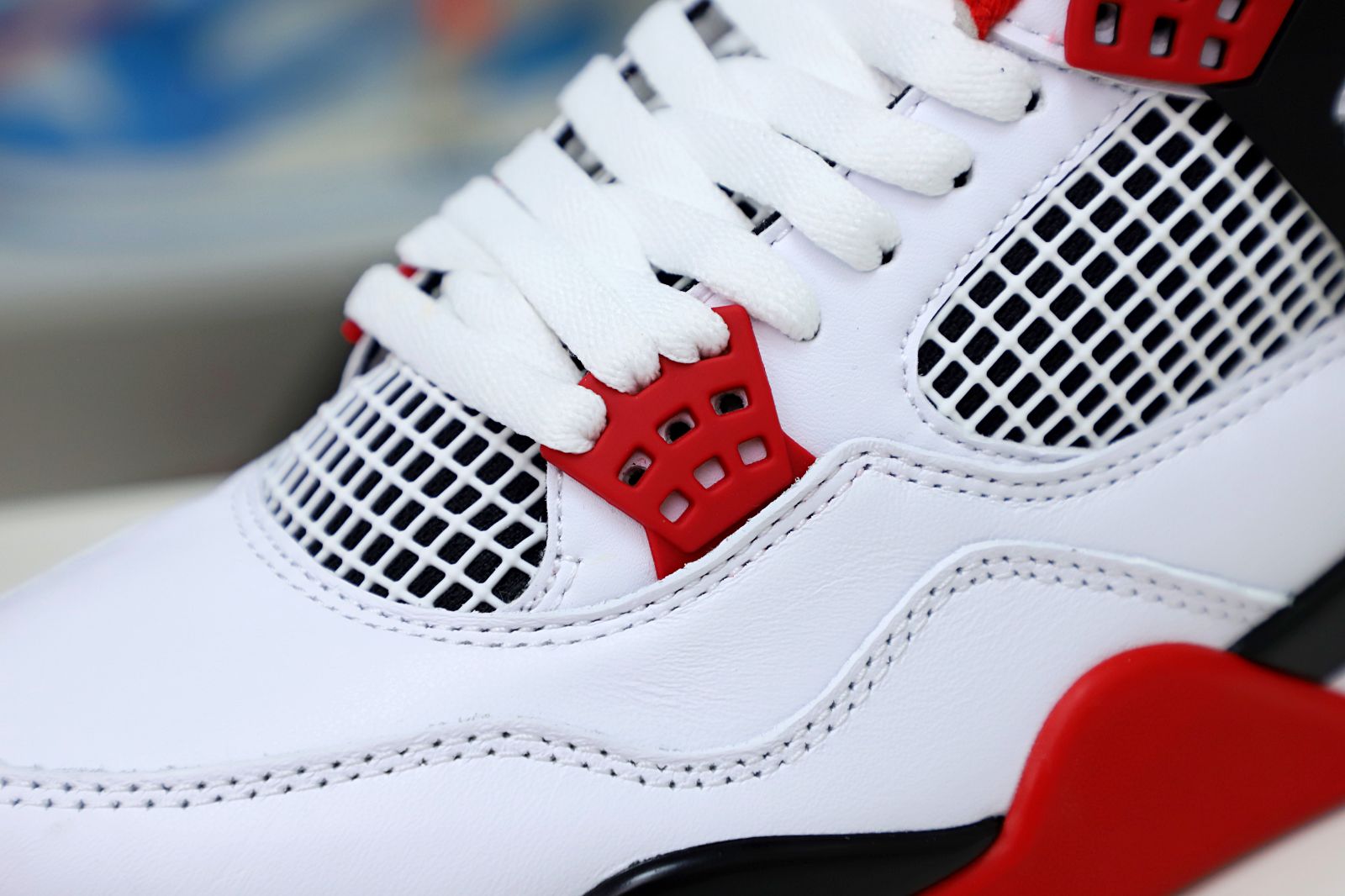 Air Jordan 4 Retro Fire Red  (2012)