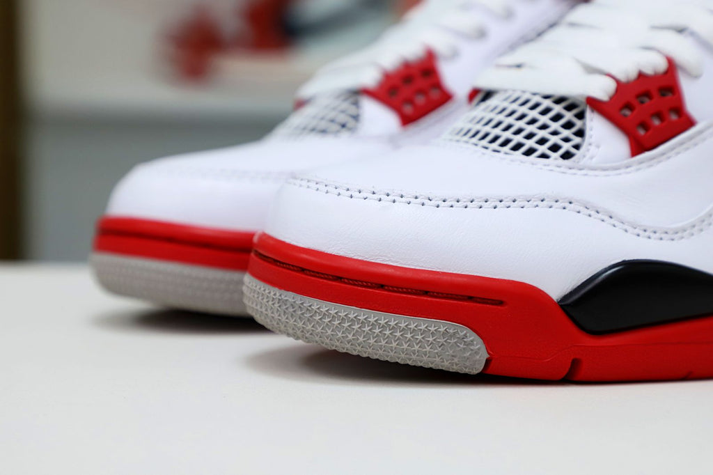 Air Jordan 4 Retro Fire Red  (2012)