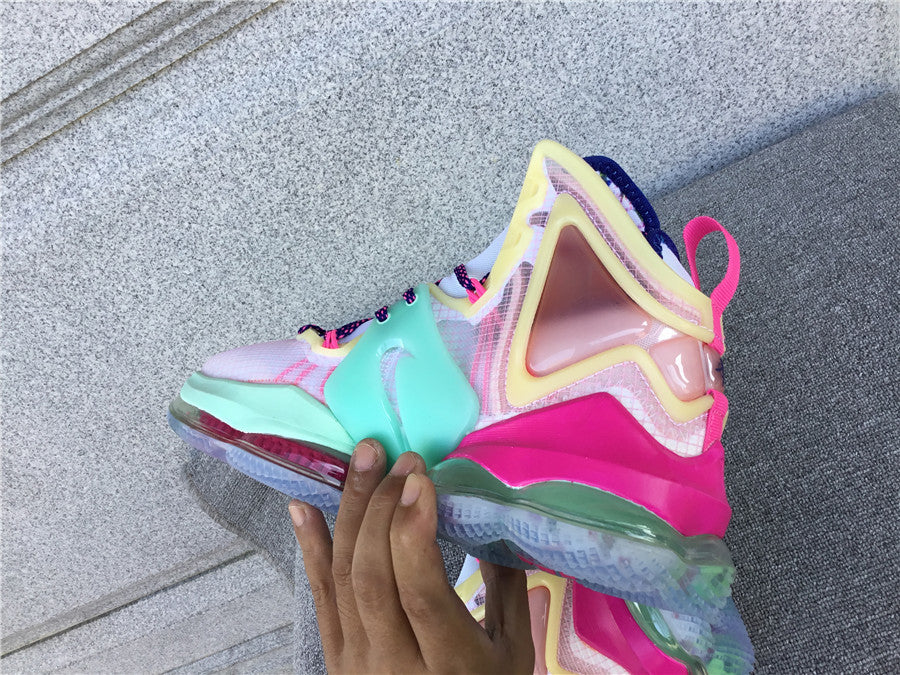 Nike LeBron 19 Valentines Day (UA)