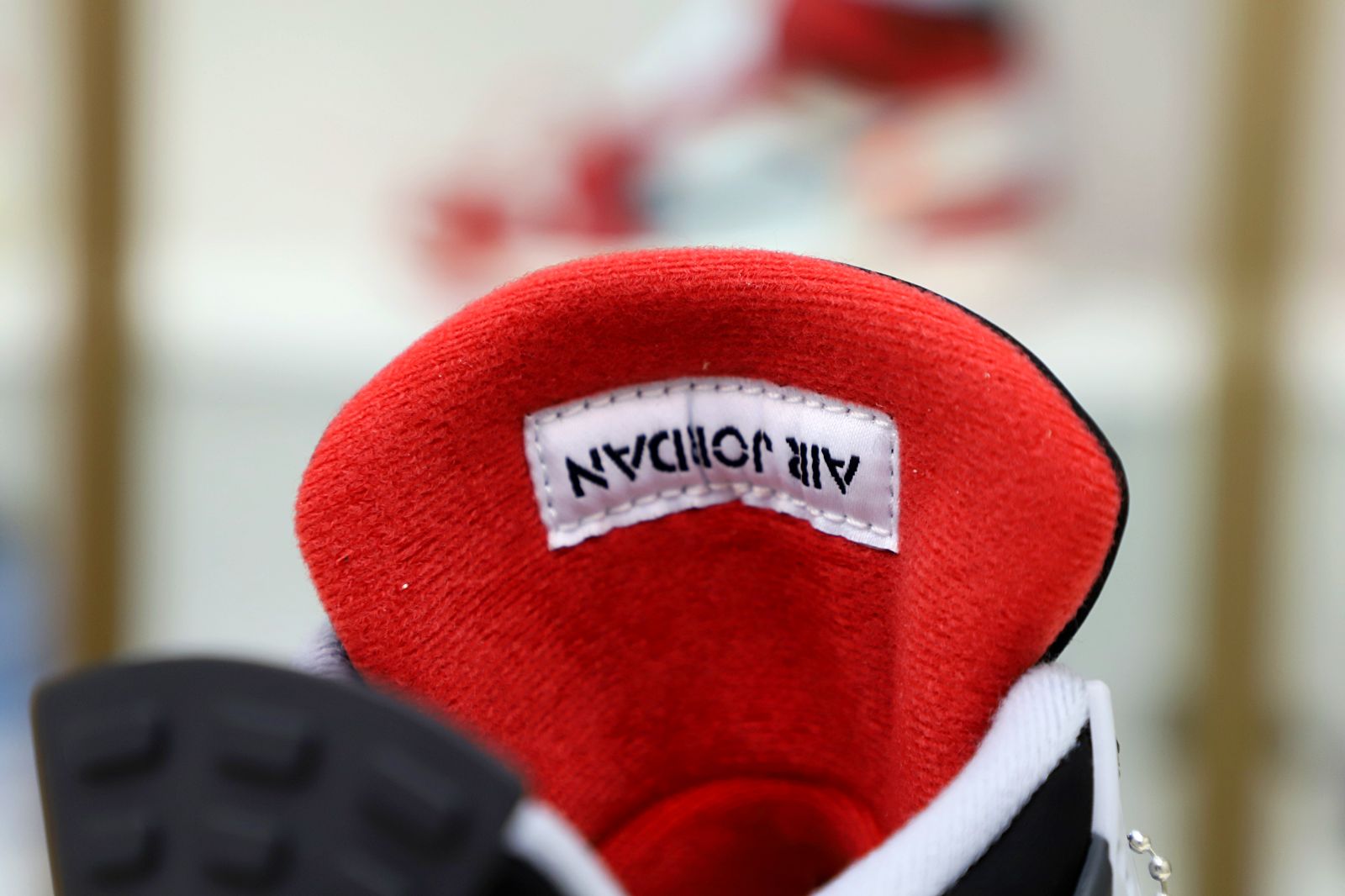 Air Jordan 4 Retro Bred
