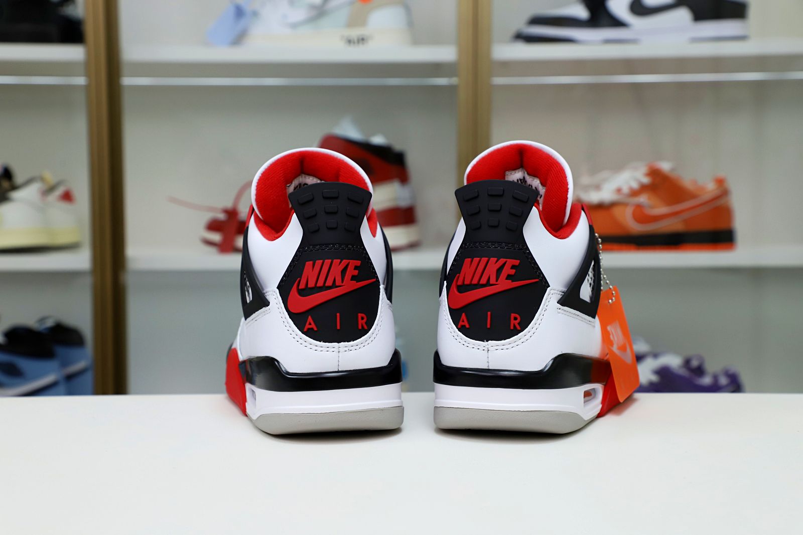 Air Jordan 4 Retro Fire Red  (2012)