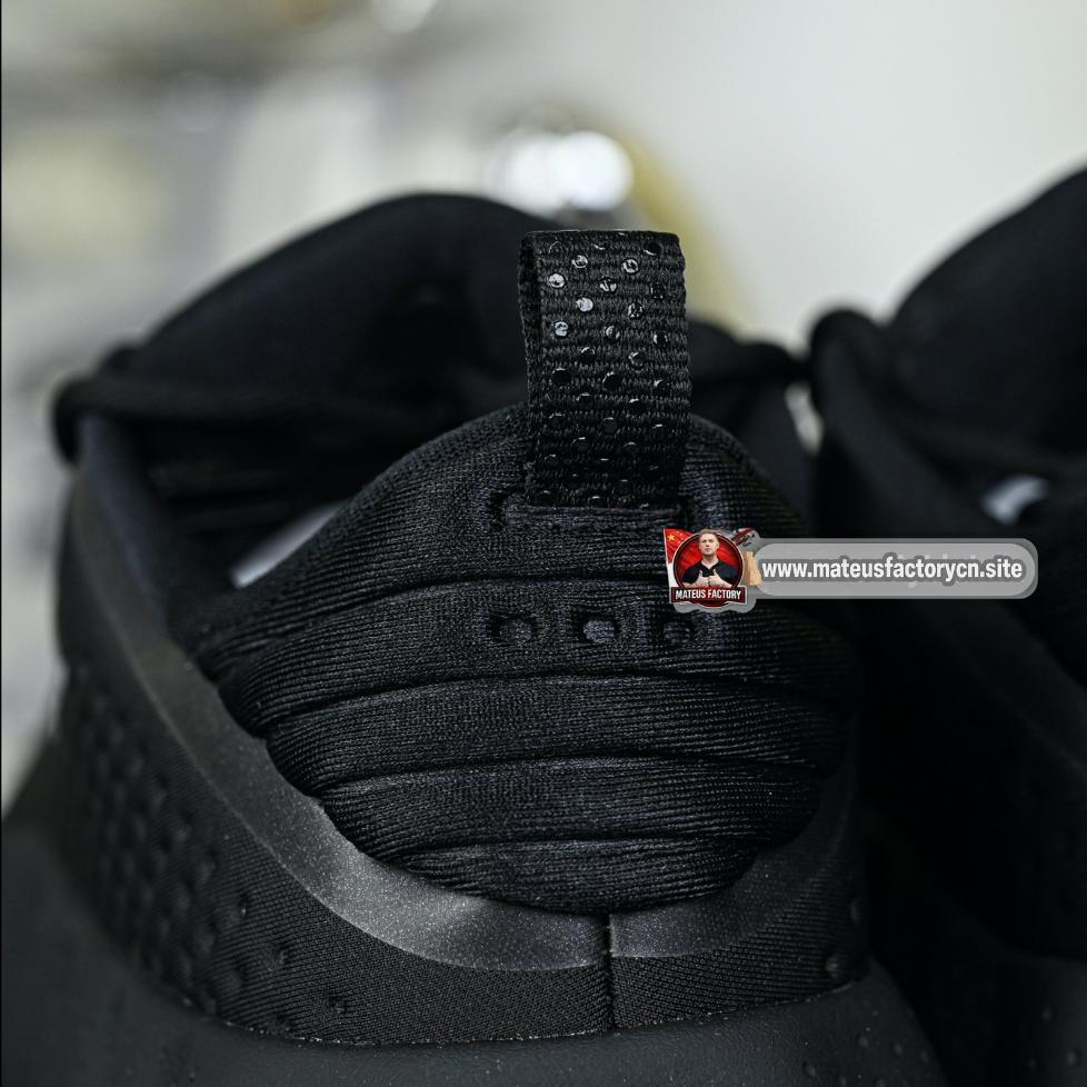 Nike Mind 002 Black Hyper Crimson  (UA)