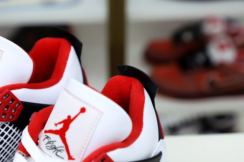 Air Jordan 4 Retro Fire Red  (2012)