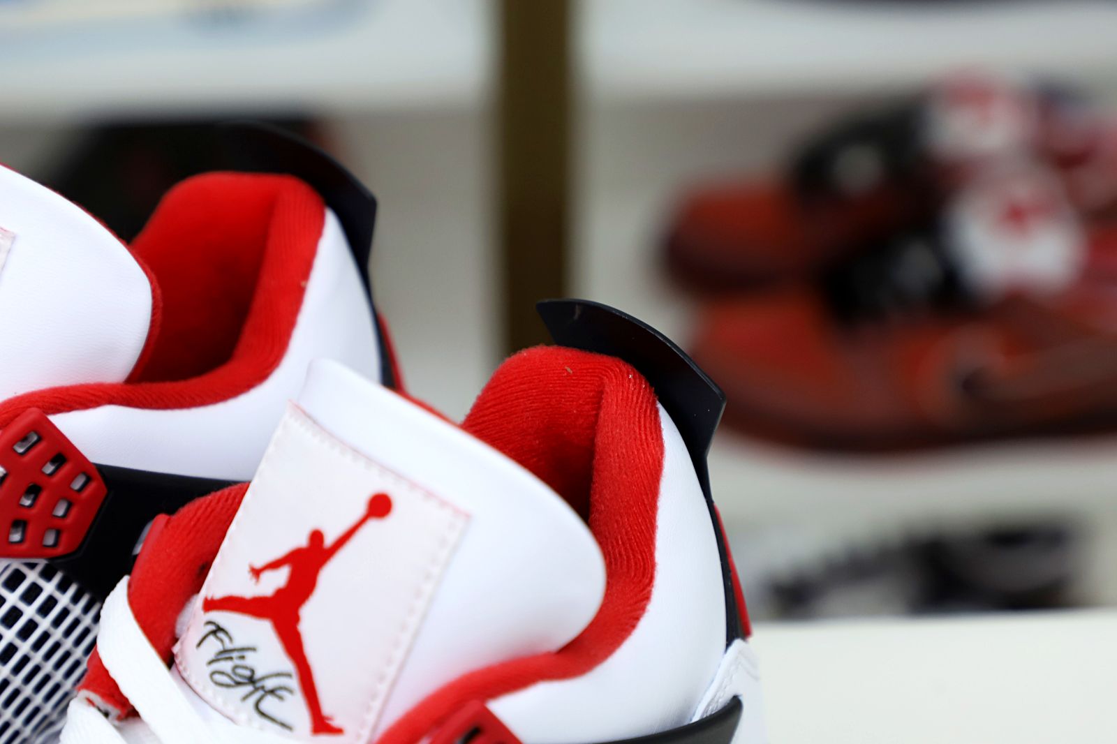 Air Jordan 4 Retro Fire Red  (2012)