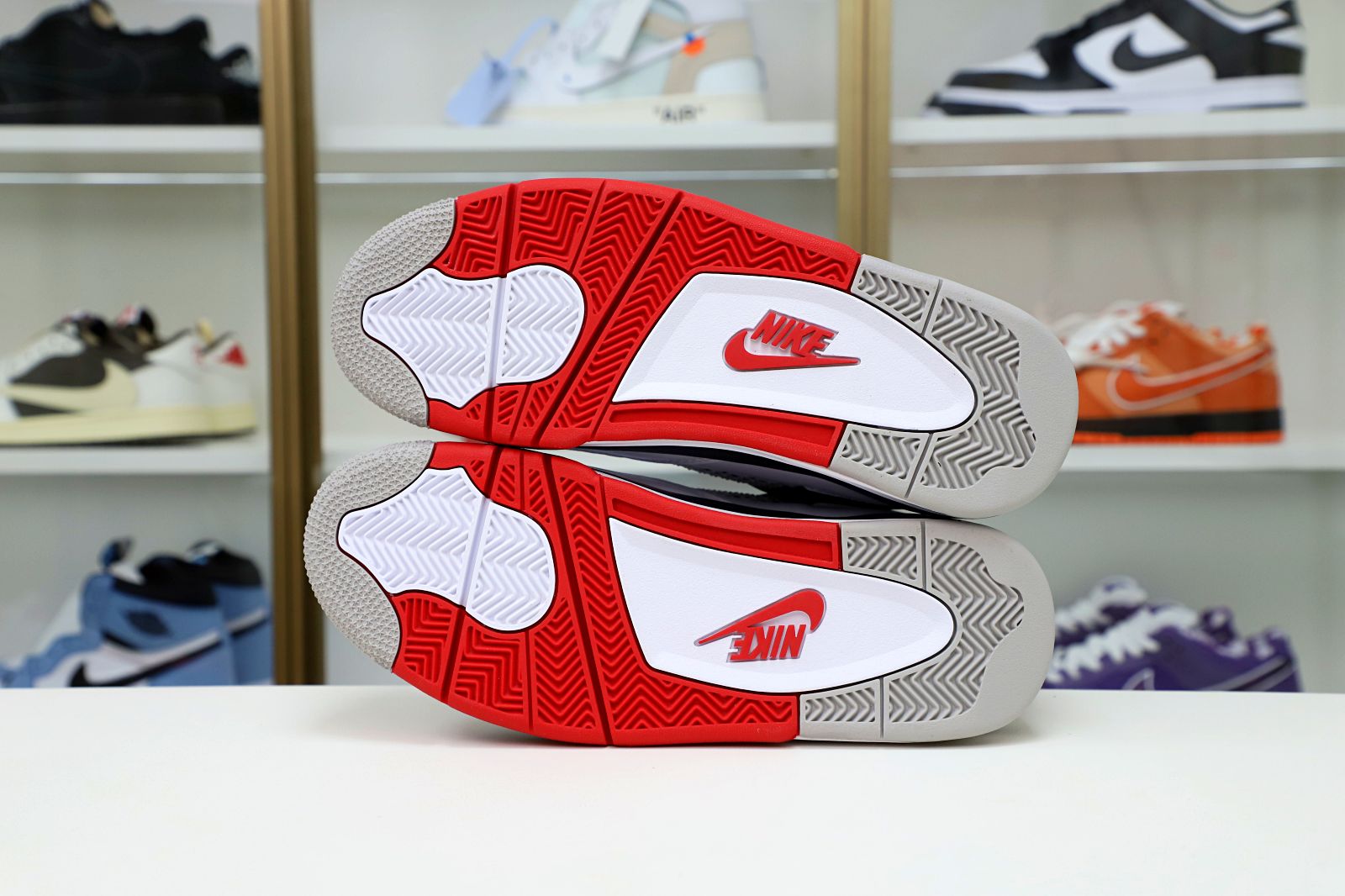 Air Jordan 4 Retro Fire Red  (2012)