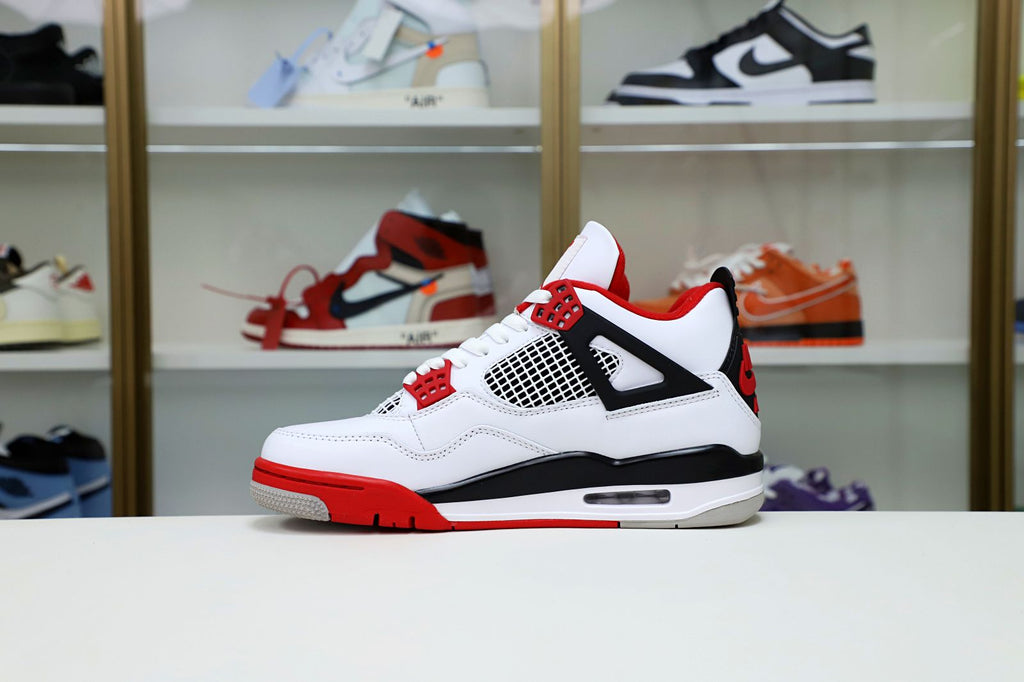 Air Jordan 4 Retro Fire Red  (2012)