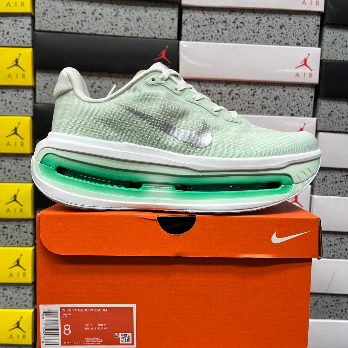 Nike Wmns Vomero Premium Barely Green (UA)