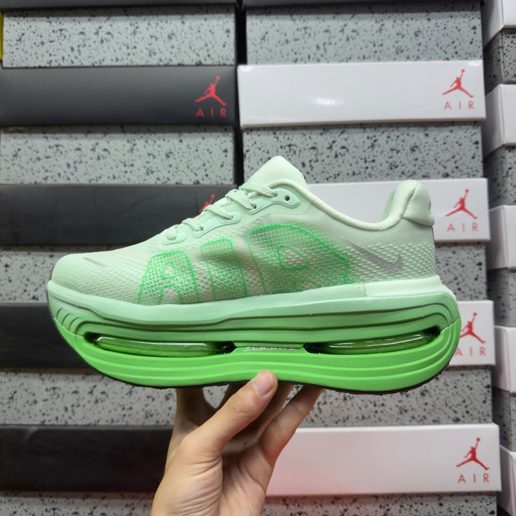 Nike Wmns Vomero Premium Cucumber Calm Green Spark Metallic Silver (UA)