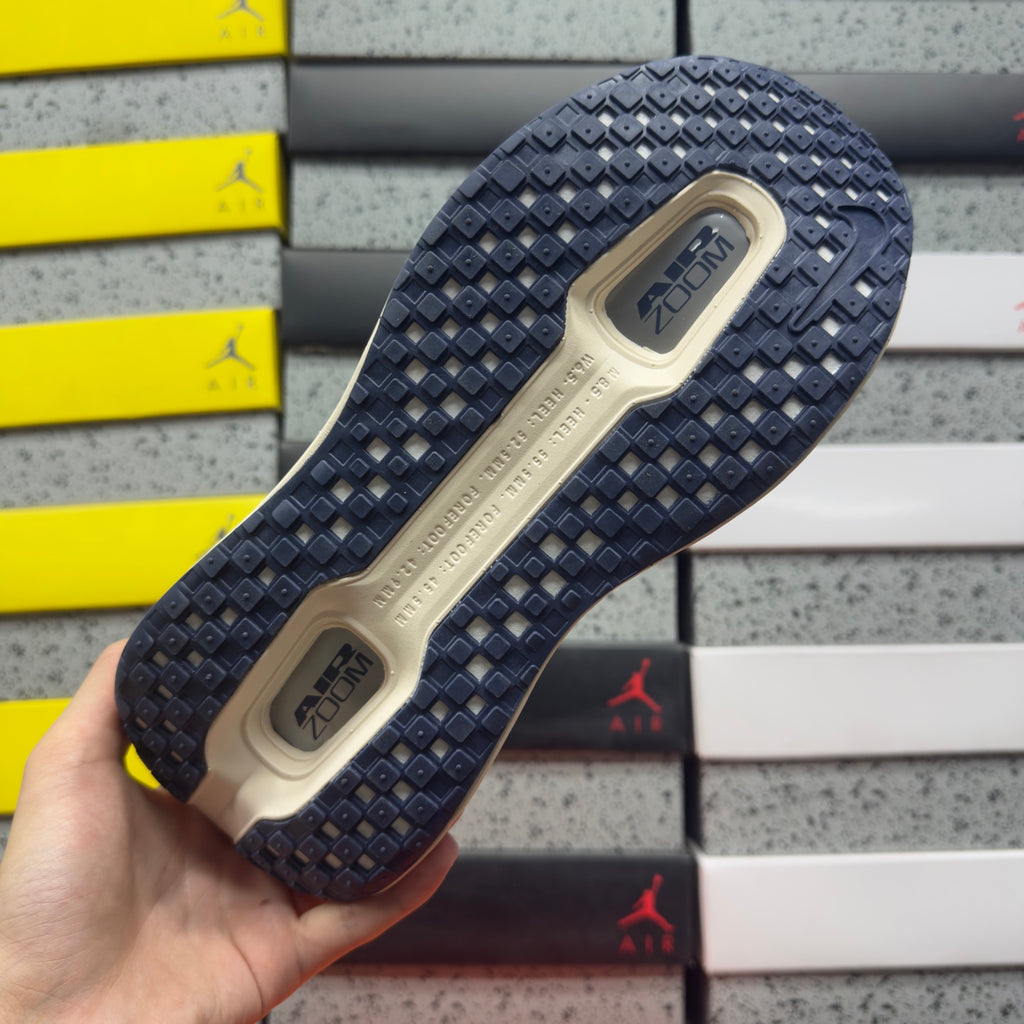 Nike Wmns Vomero Premium Aluminum (UA)