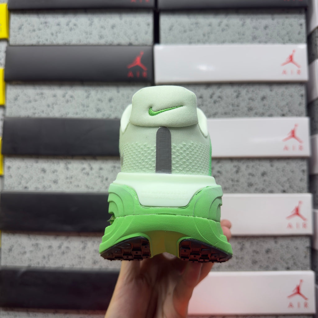 Nike Wmns Vomero Premium Cucumber Calm Green Spark Metallic Silver (UA)