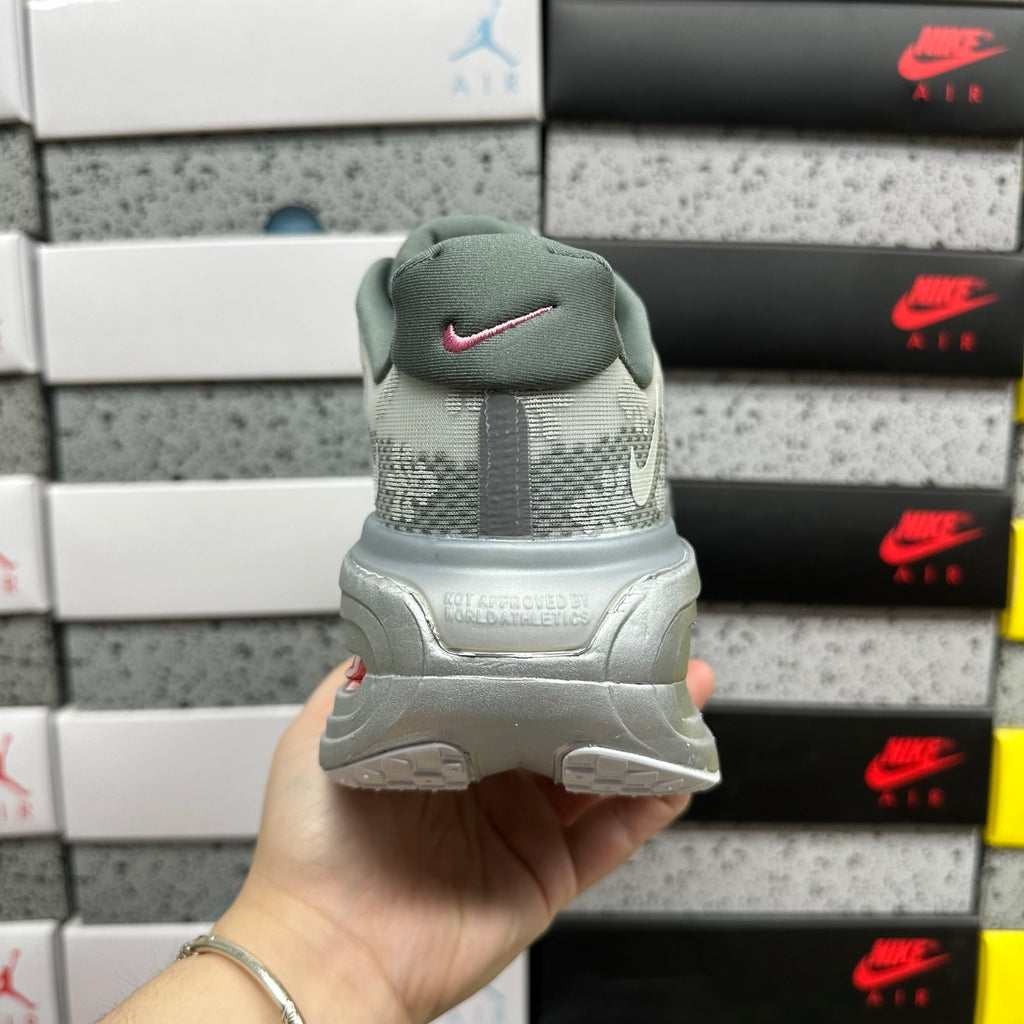 Nike Vomero Premium /Wmns Flor De Lis (UA)