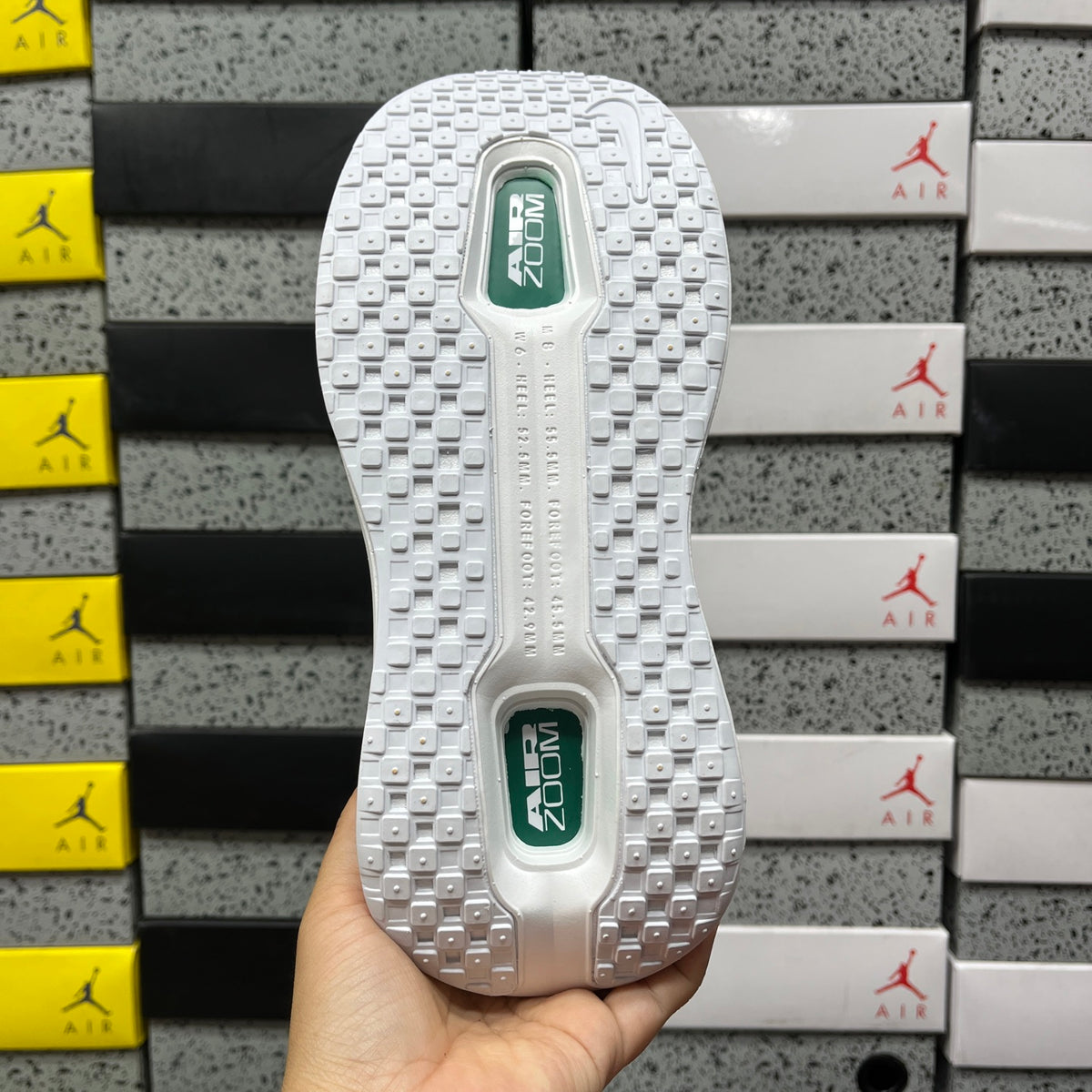 Nike Wmns Vomero Premium Barely Green (UA)