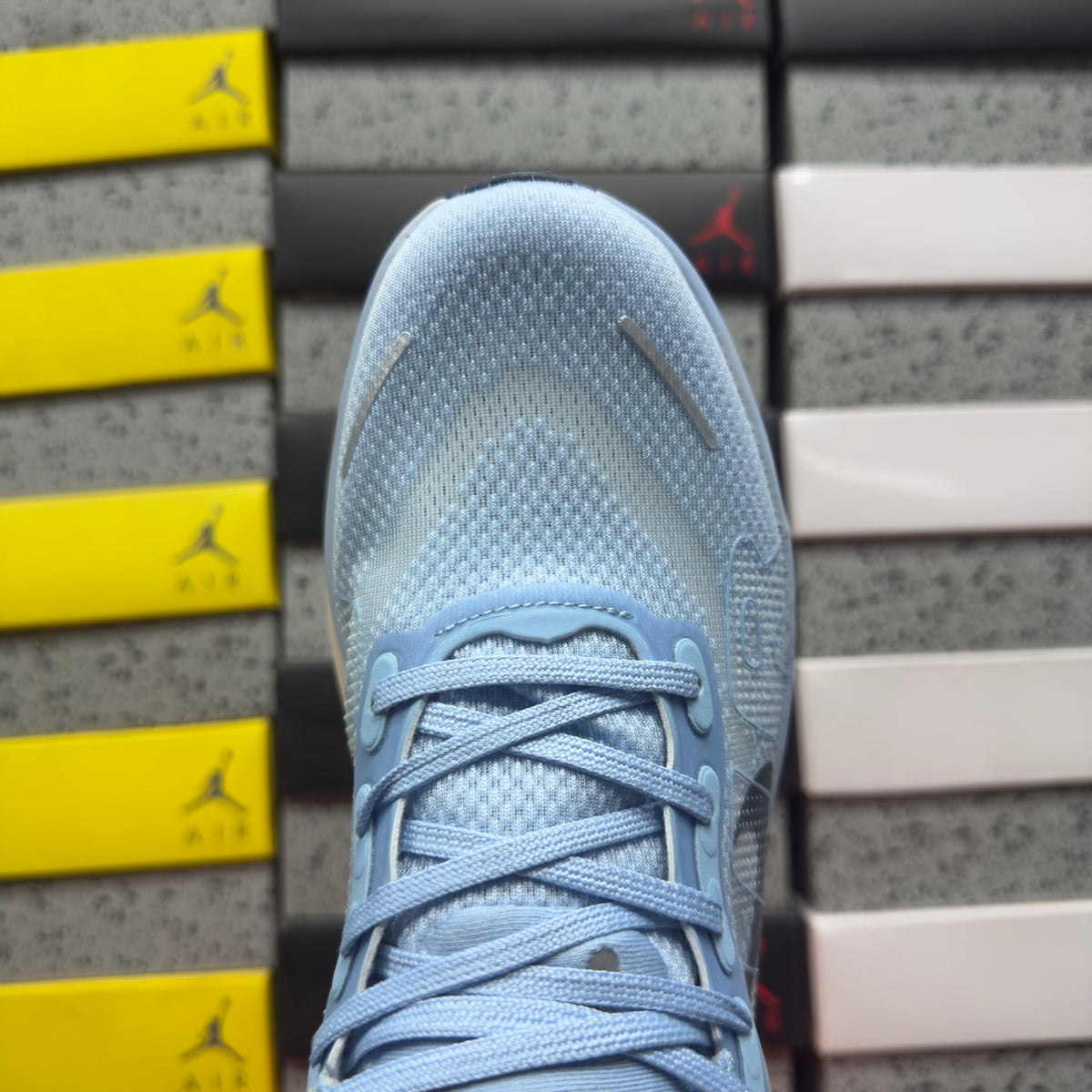 Nike Wmns Vomero Premium Aluminum (UA)