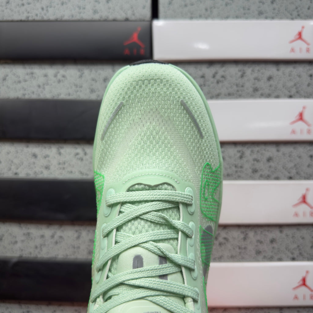 Nike Wmns Vomero Premium Cucumber Calm Green Spark Metallic Silver (UA)
