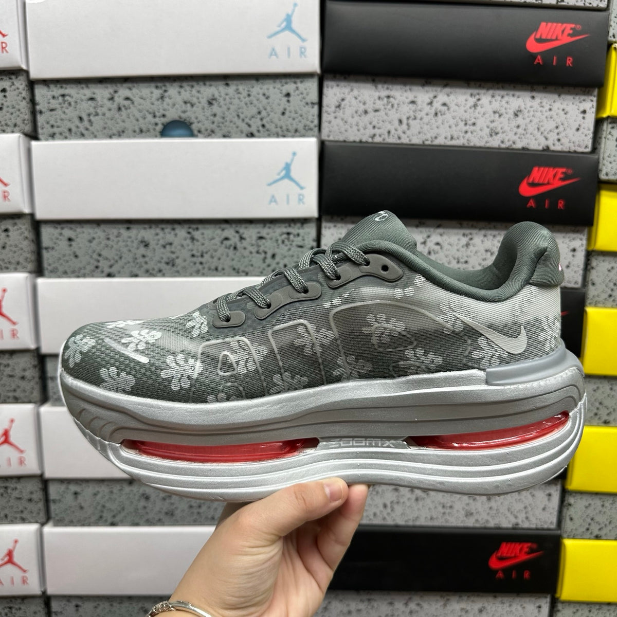 Nike Vomero Premium /Wmns Flor De Lis (UA)