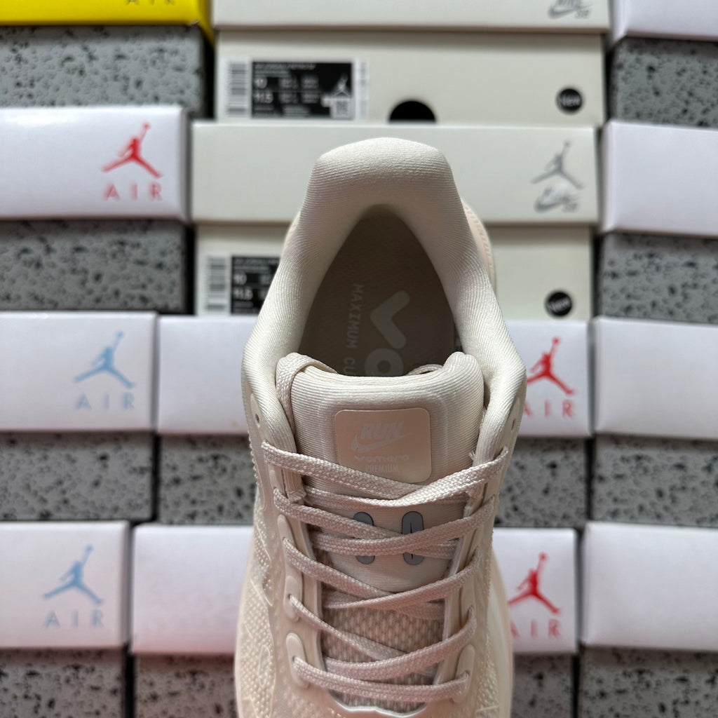 Nike Wmns Vomero Premium Chalk (UA)