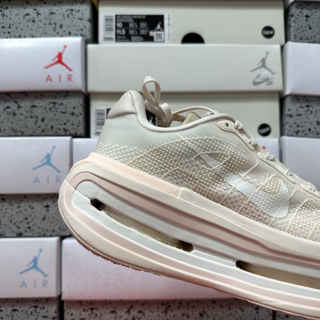 Nike Wmns Vomero Premium Chalk (UA)