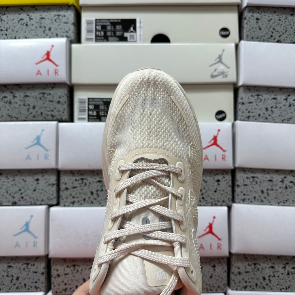 Nike Wmns Vomero Premium Chalk (UA)