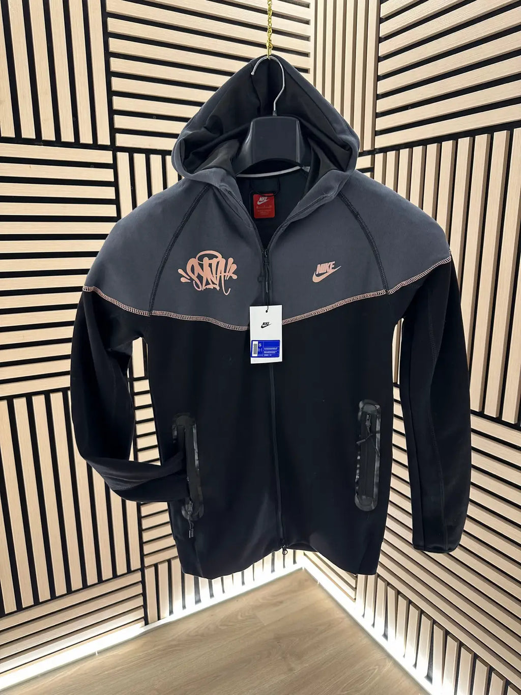 Nike Sportswear Tech Fleece x Central Cee Syna World.