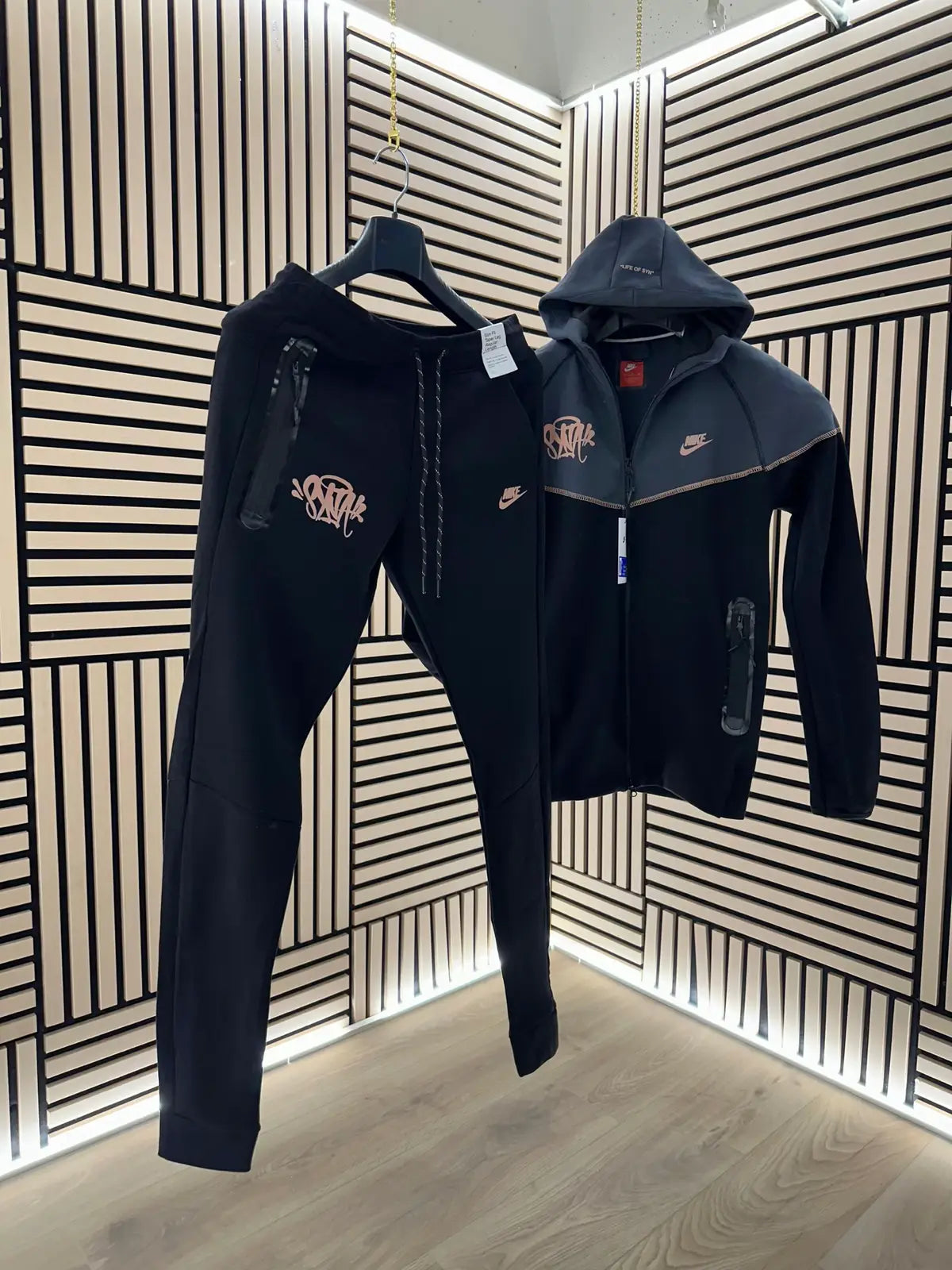 Nike Sportswear Tech Fleece x Central Cee Syna World.