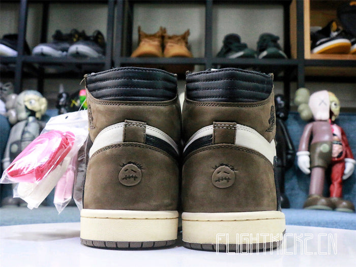 Travis Scott x Air Jordan 1 Retro High Dark Mocha