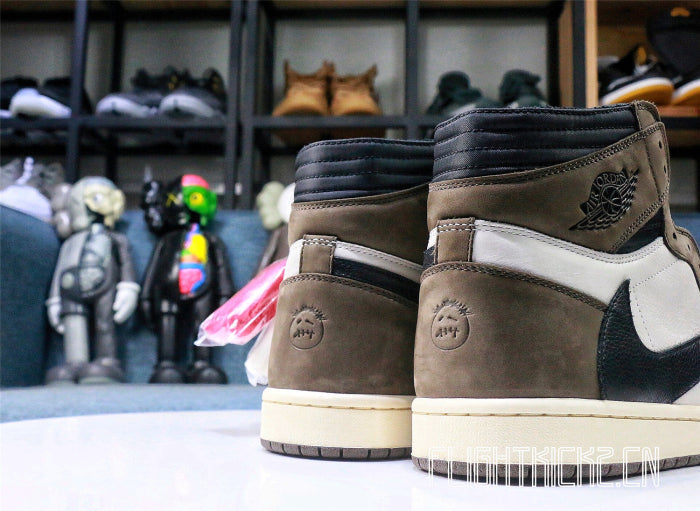 Travis Scott x Air Jordan 1 Retro High Dark Mocha