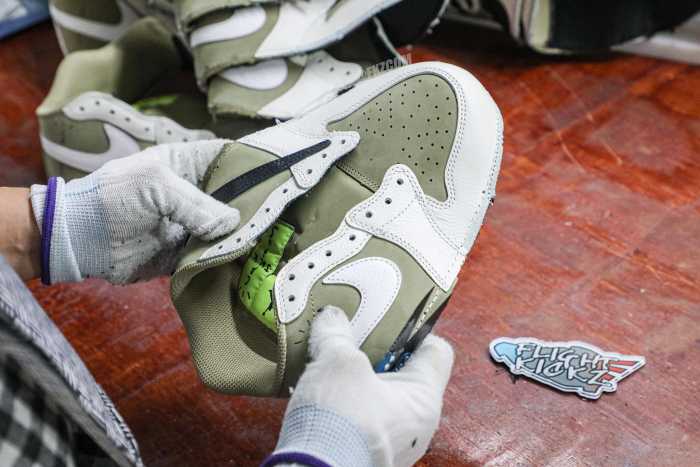 Travis Scott x Air Jordan 1 Low Golf Neutral Olive