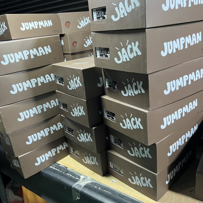 Travis Scott x Air Jordan Jumpman Jack TR Sail