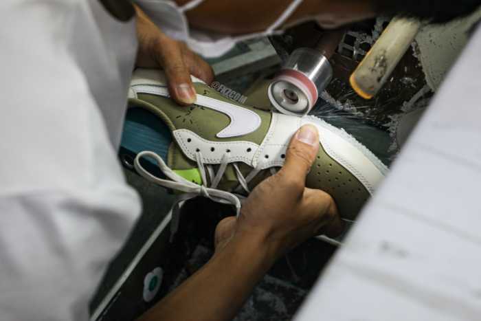 Travis Scott x Air Jordan 1 Low Golf Neutral Olive