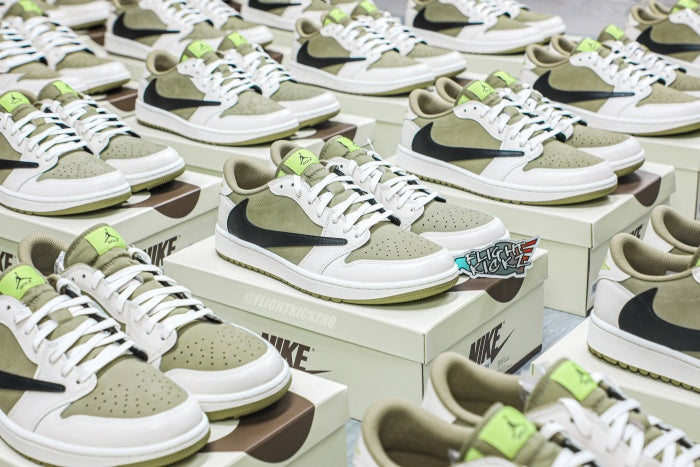 Travis Scott x Air Jordan 1 Low Golf Neutral Olive