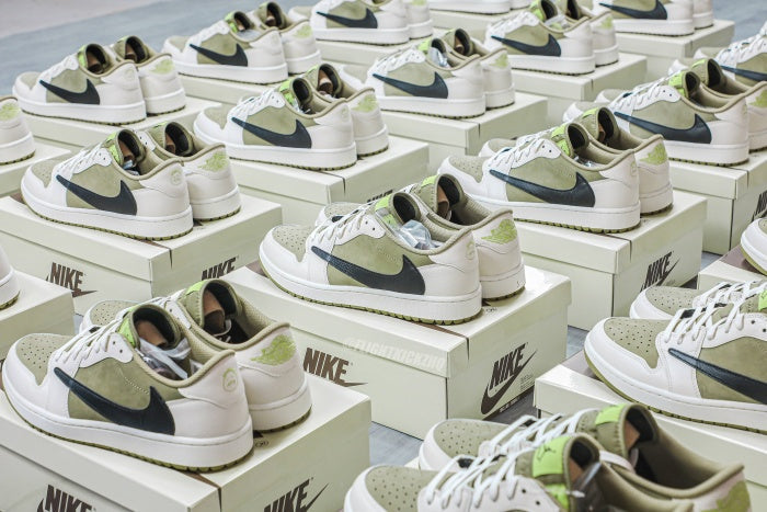 Travis Scott x Air Jordan 1 Low Golf Neutral Olive