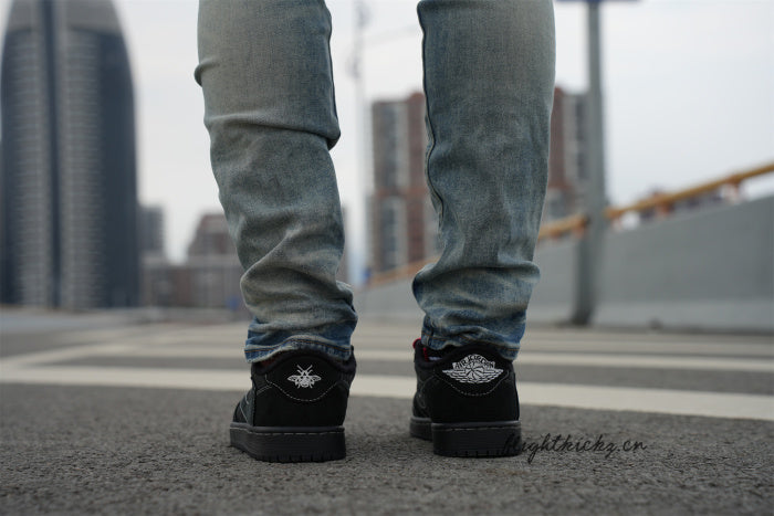 Travis Scott x Nike Air Jordan 1 Low OG “Black/Phantom”