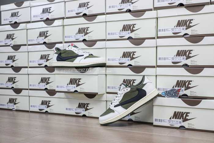 Travis Scott x Air Jordan 1 'Oliva Médio'