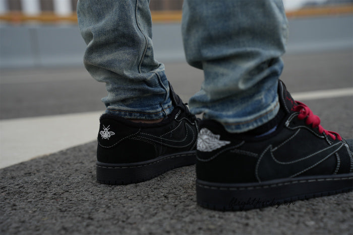 Travis Scott x Nike Air Jordan 1 Low OG “Black/Phantom”