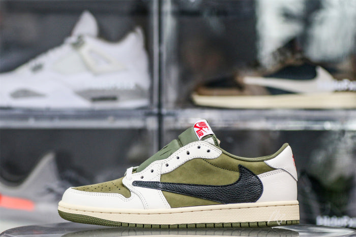 Travis Scott x Air Jordan 1 'Oliva Médio'