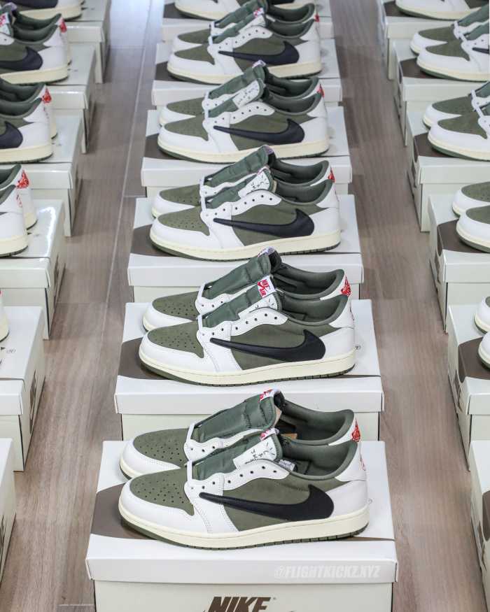 Travis Scott x Air Jordan 1 'Oliva Médio'
