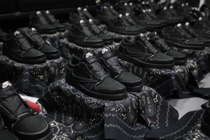 Travis Scott x Nike Air Jordan 1 Low OG “Black/Phantom”