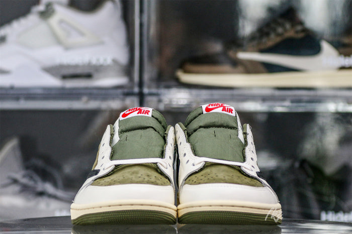 Travis Scott x Air Jordan 1 'Oliva Médio'