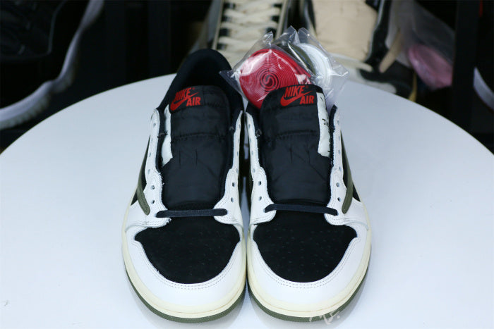 Travis Scott x Air Jordan 1 Low OG SP WMNS Olive