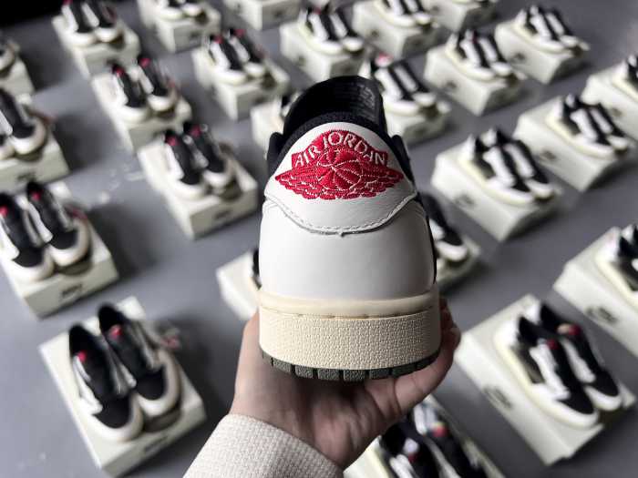 Travis Scott x Air Jordan 1 Low OG SP WMNS Olive