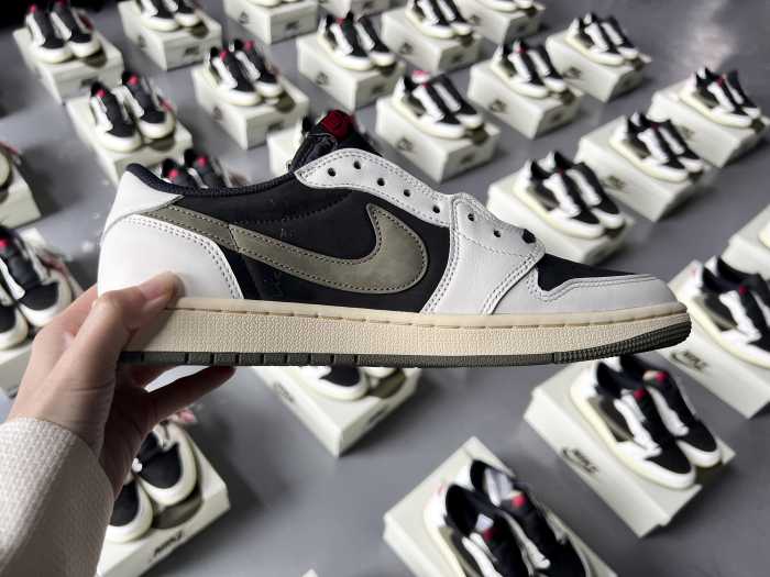 Travis Scott x Air Jordan 1 Low OG SP WMNS Olive